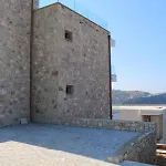 8 Himare