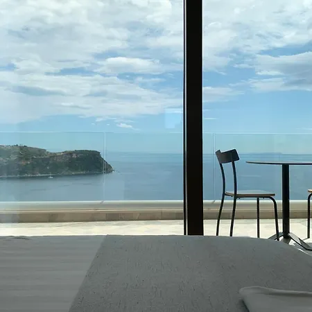 Отель 8 *