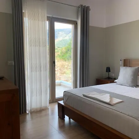 Vila 8 * Himarë